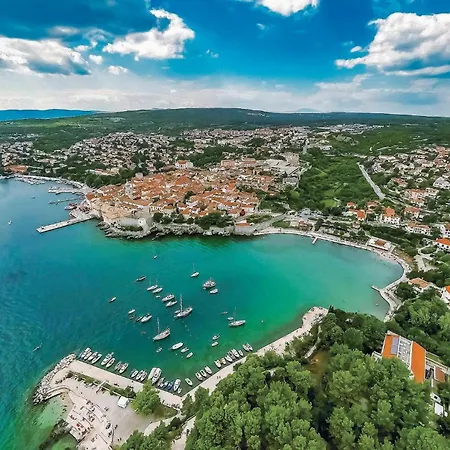 In * Pinezići